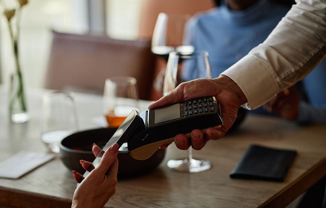 Mobile and Contactless Payment Trends Retailers Love